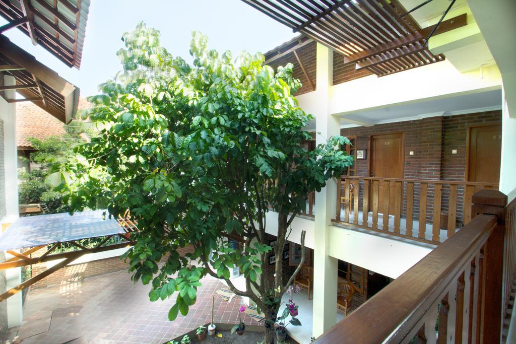De Hostel Yogyakarta Exterior photo